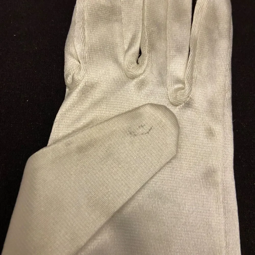 #6252 Girls Shiny Nylon Dress Gloves Size M made in Hong Kong